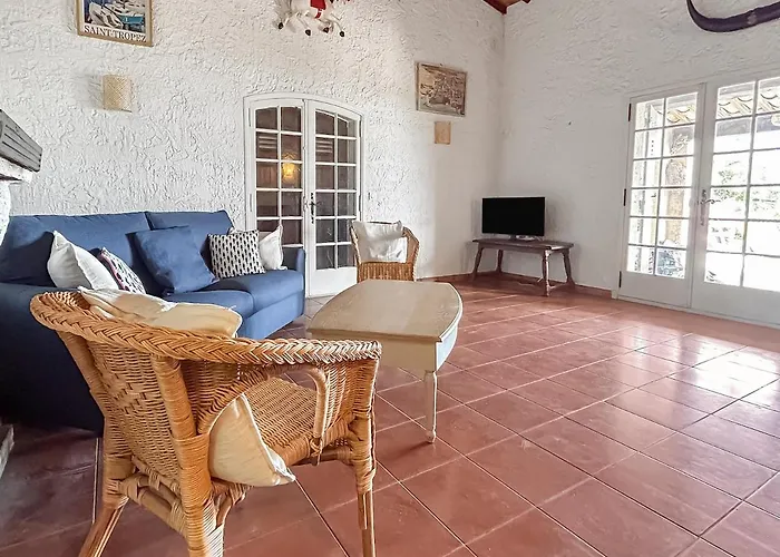 Detente Provencale Avec Vue בית נופש *